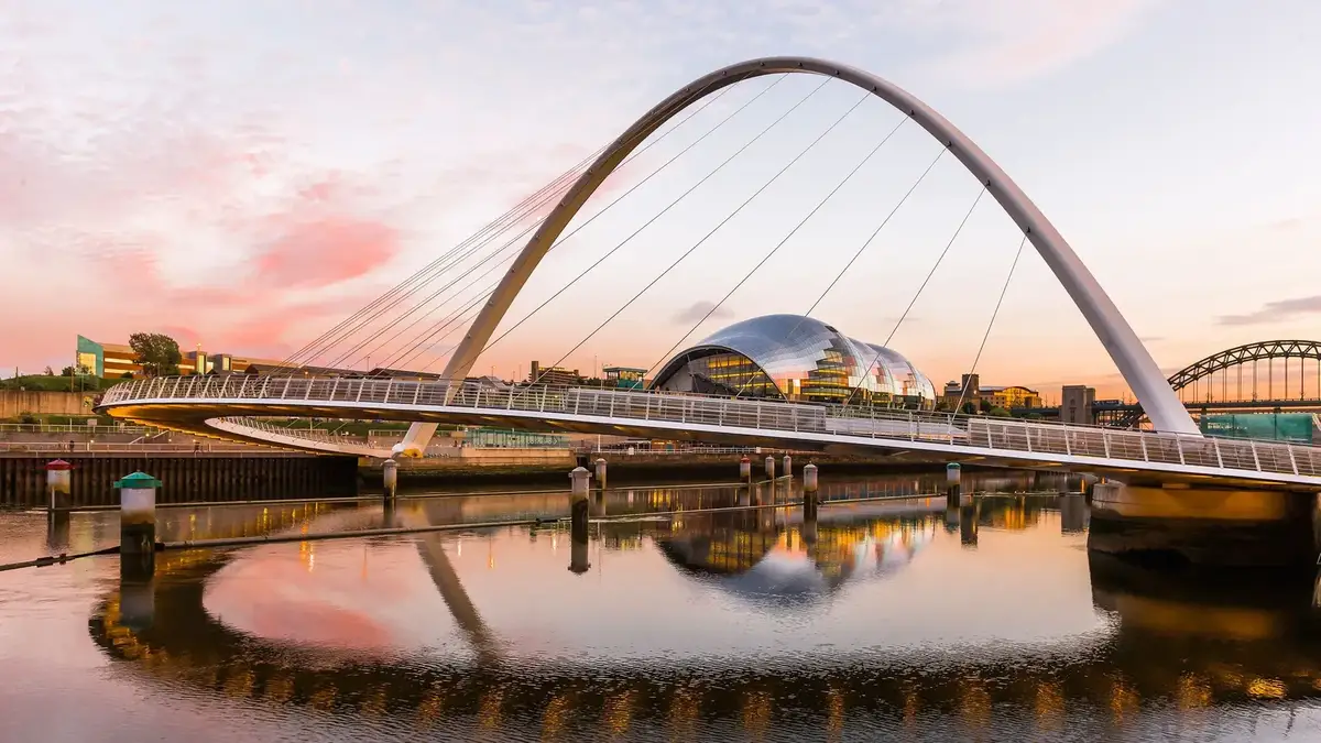 Newcastle – färjehamn och destinationsguide