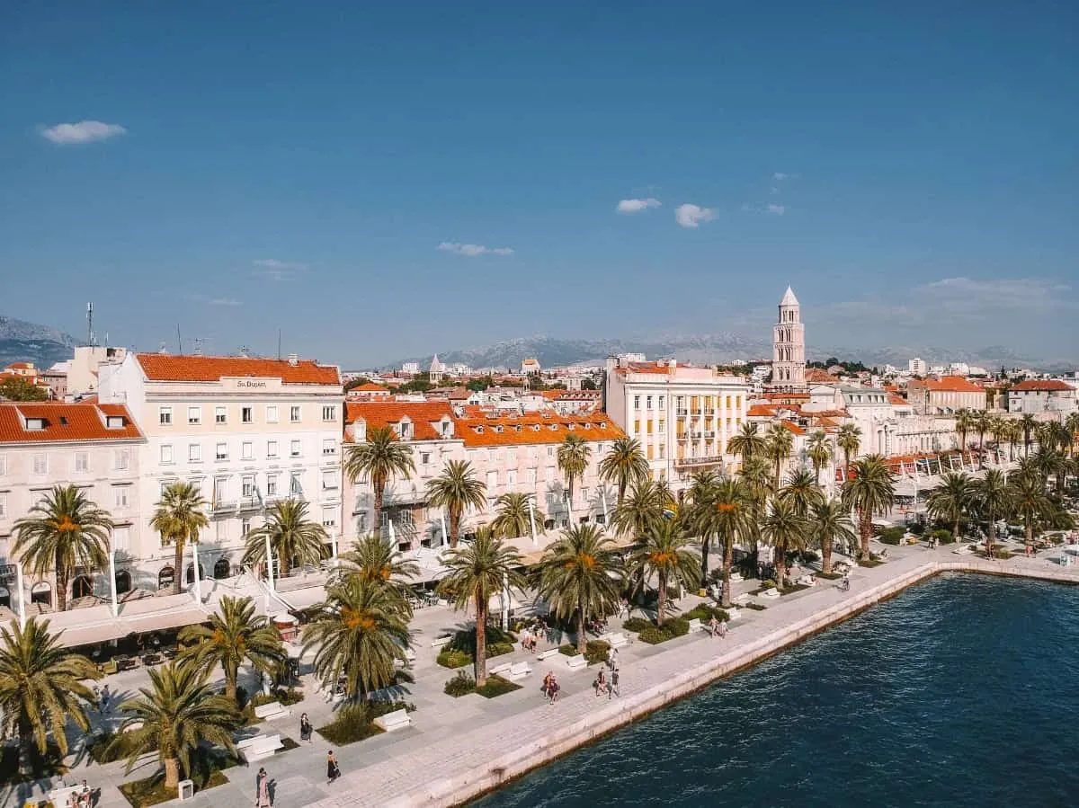 Split – färjehamn och destinationsguide