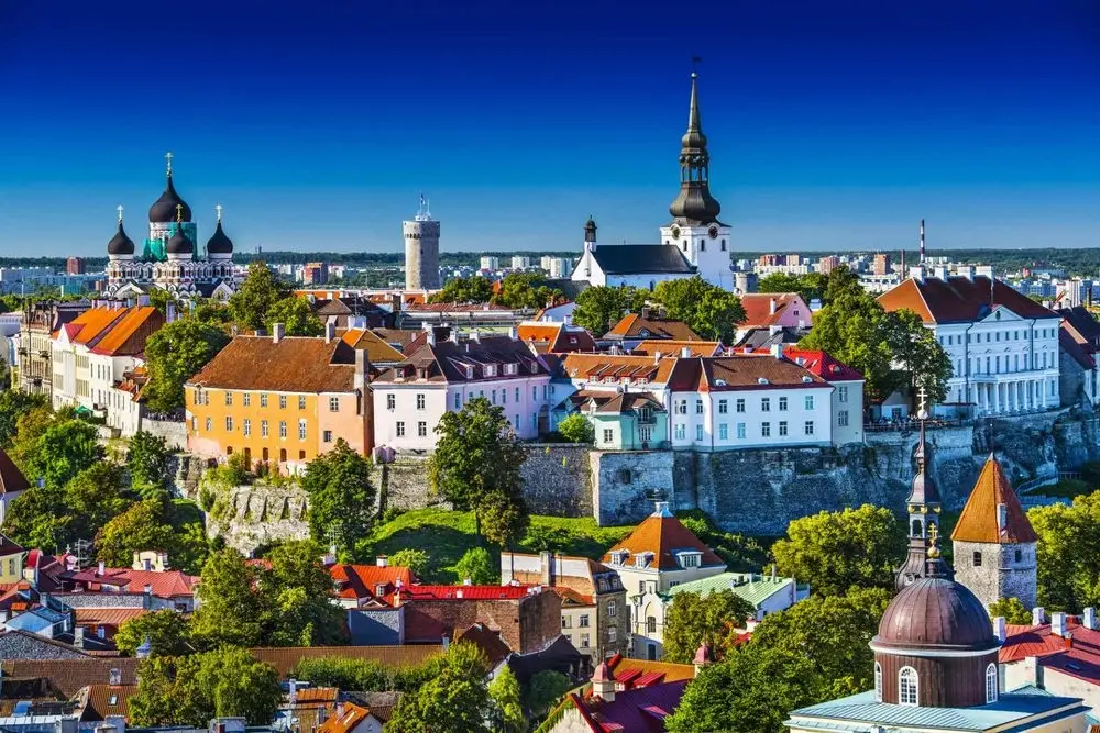 Tallinn – färjehamn och destinationsguide