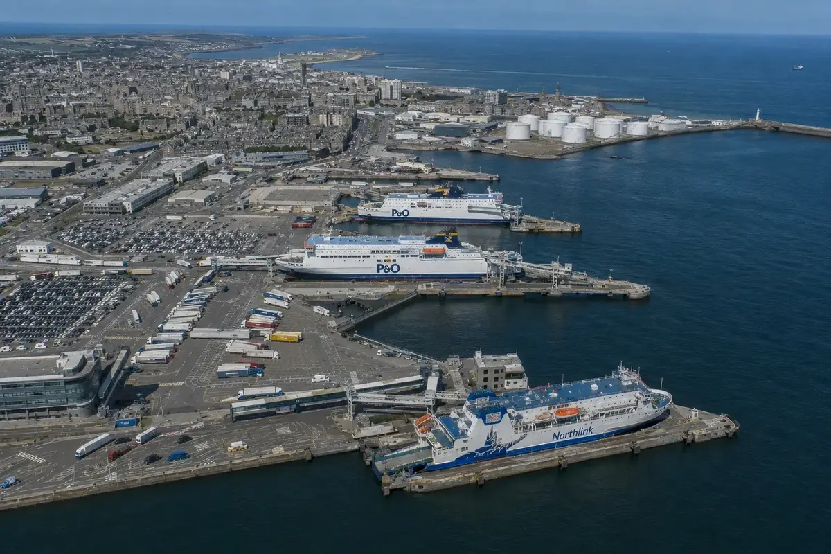 Färjeresa och hamninformation för Aberdeen–Kirkwall
