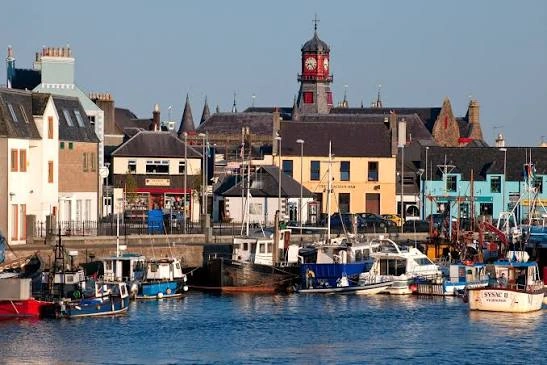 Färjeresa och hamninformation för Ullapool–Stornoway